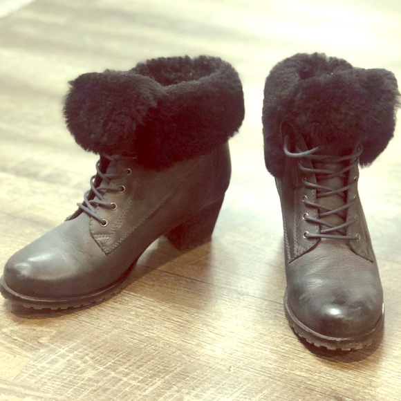 BLONDO leather booties with wool trim